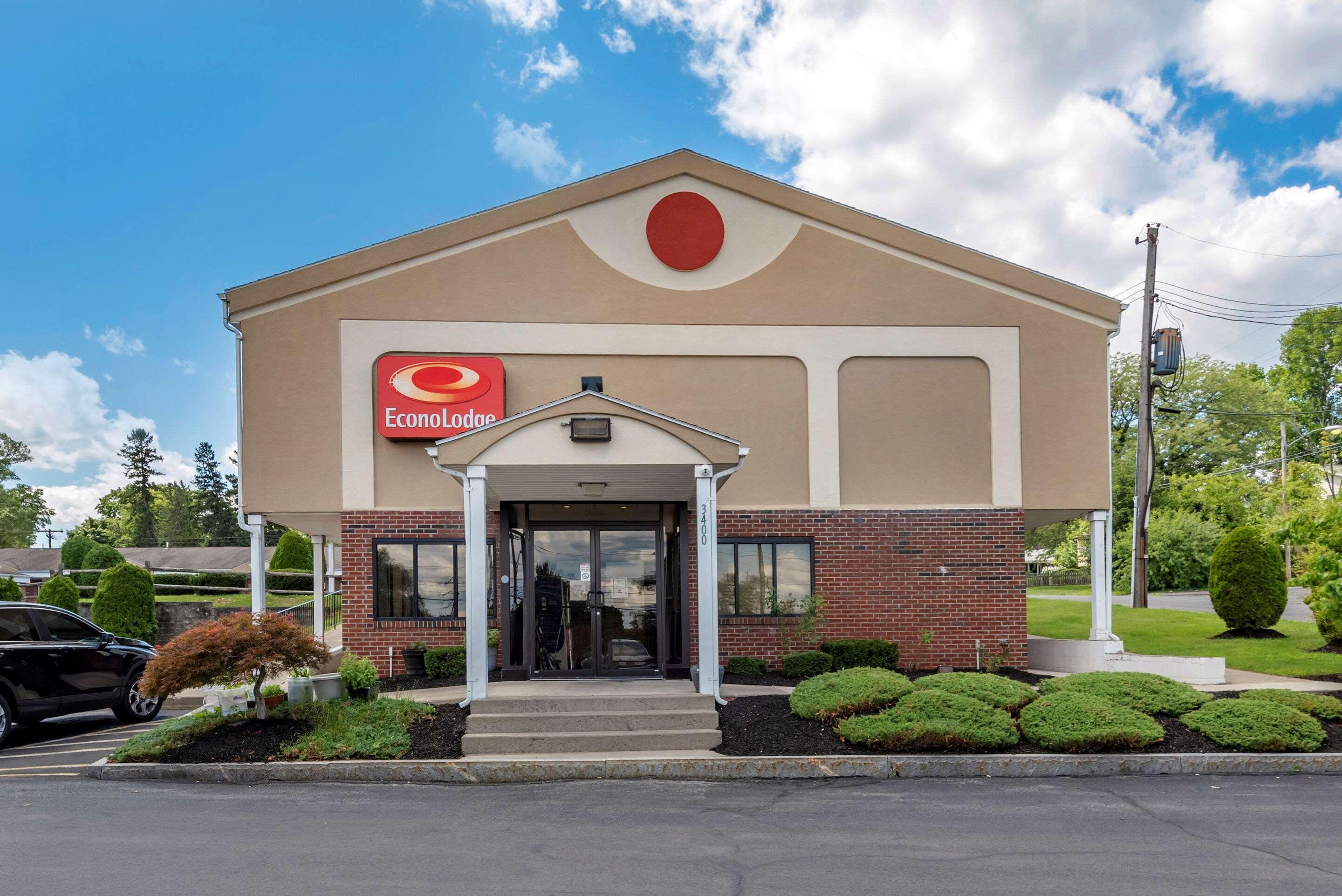 Econo Lodge Dewitt I-90 Exterior photo
